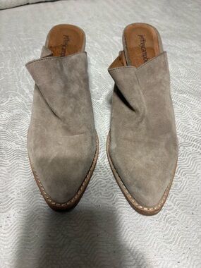 Jeffery Campbell FAVELA size 27 US size 7 closed toe shoes.